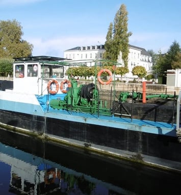 Visite découverte du bateau Le Cher de l'ARECABE (Association pour la réouverture du Canal de Berry)