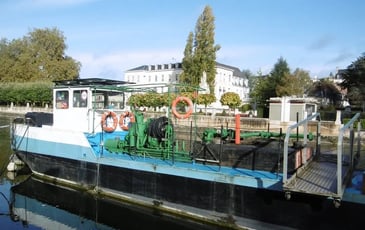 Visite découverte du bateau Le Cher de l'ARECABE (Association pour la réouverture du Canal de Berry)