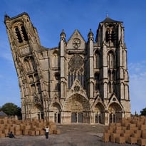 De la pierre au carton : 520 ans d'histoire vivante